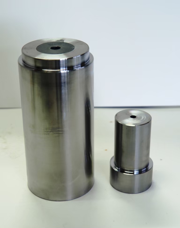 PNM custom screw dies — precision tooling